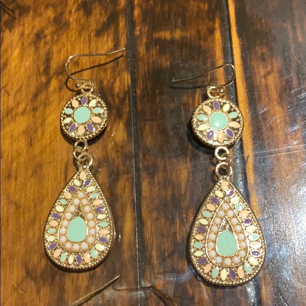 Statement earrings - Picture 2 of 3